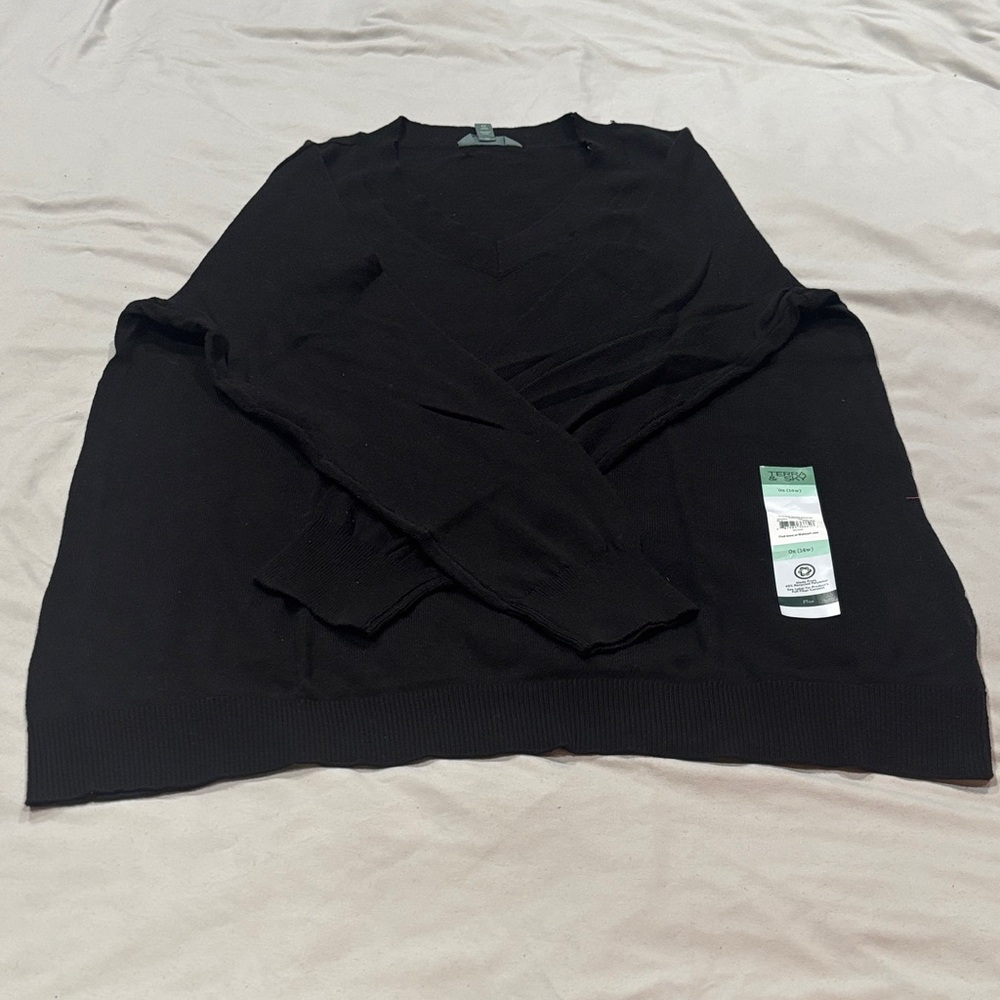 Terra & Sky Black V-Neck Lightweight Sweater